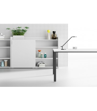 Scrivania con gamba a ponte Oxi by Las