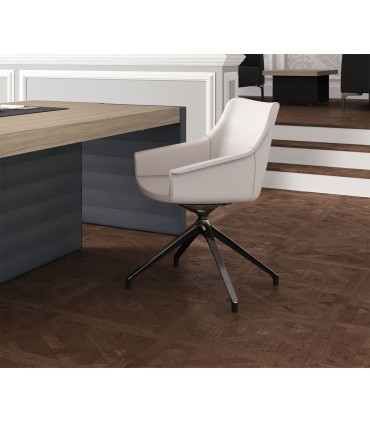 Poltrona interlocutoria con base piramidale Jera