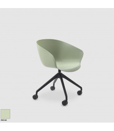 Poltroncina ergonomica con base piramidale su Stay48 by Milani