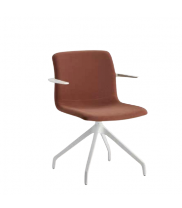 Poltrona interlocutoria con base piramidale Kora by Selin