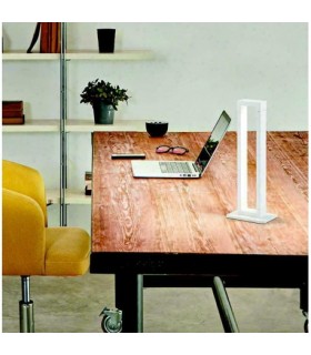 Lampada da tavolo in metallo verniciato bianco by Perenz