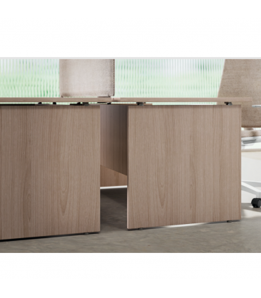 Scrivania con gamba pannellata by Compir