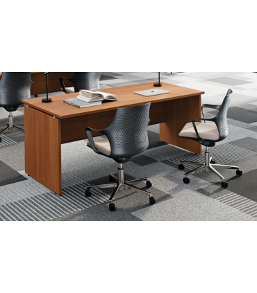 Scrivania con gamba pannellata by Compir